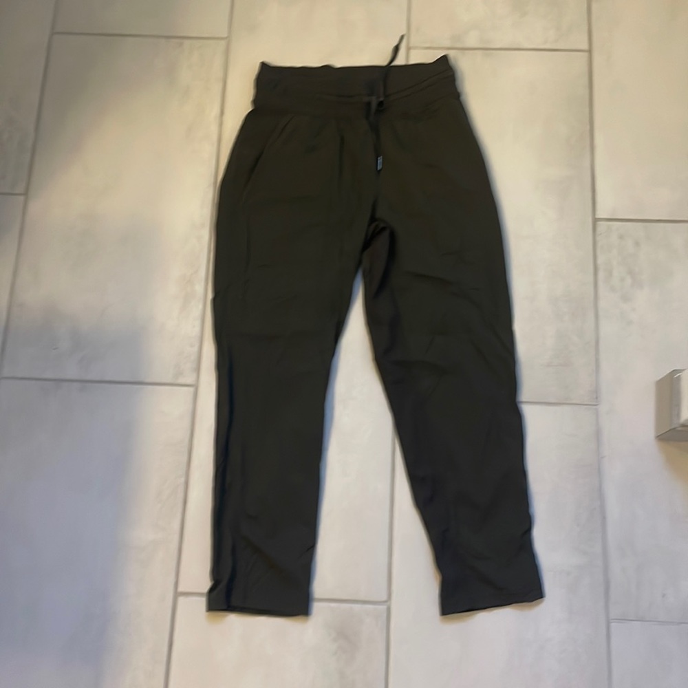 Olive green lululemon capri joggers